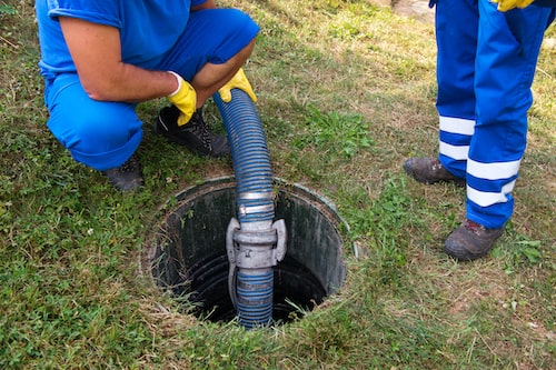 Septic tank pumping service by septic company